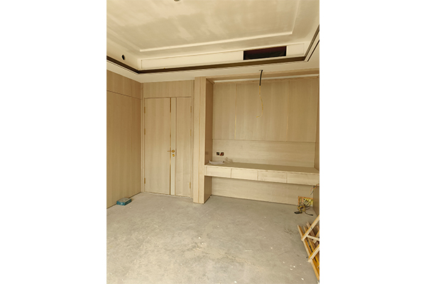 How can the diverse storage designs of solid wood shoe cabinets achieve orderly organization and convenient access to shoes?